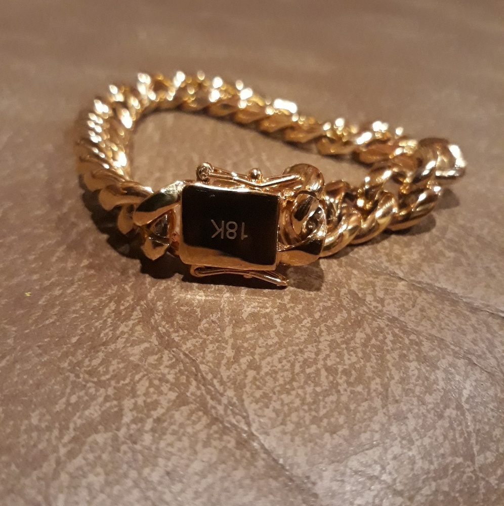 18k Gold plated 12mm Cuban link bracelet